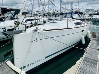 Louez un Bénéteau Oceanis 37 à Les Sables-d'Olonne