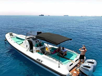 Semi-rigide à louer à Limassol Marina au meilleur prix