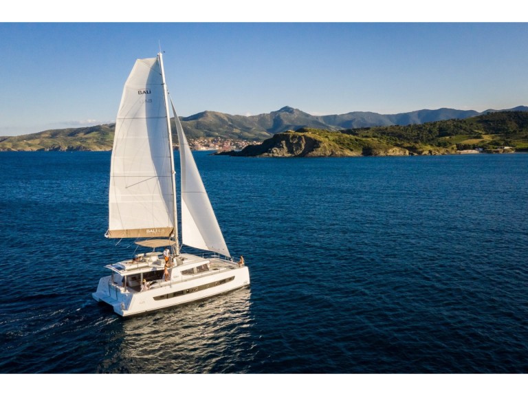 Louez un Bali Bali 4.8 (4 cab +1) à Lávrio