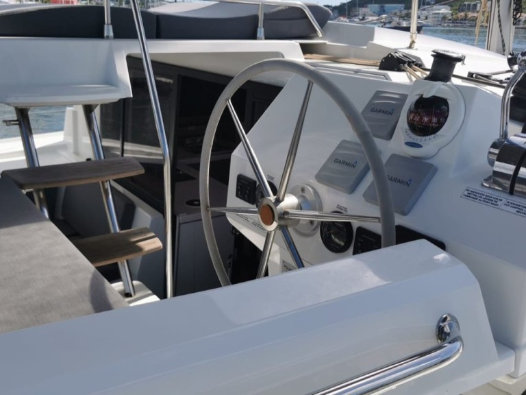 Location Catamaran Fountaine Pajot avec permis