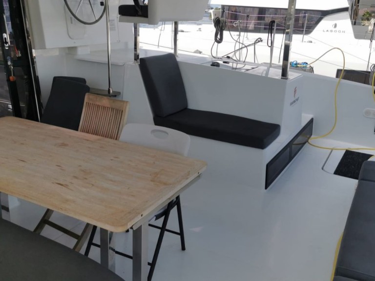 Louer Catamaran avec ou sans skipper Fountaine Pajot à Propriano