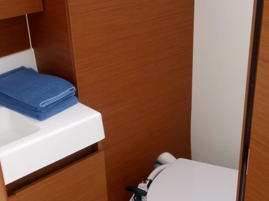 Louer Voilier avec ou sans skipper Jeanneau à Palamós