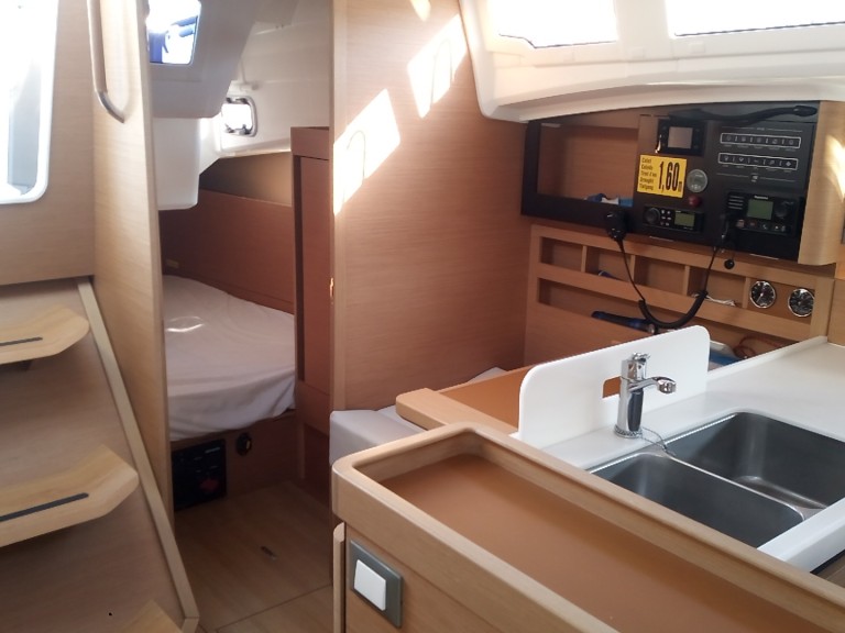 Louer Voilier avec ou sans skipper Jeanneau à Palamós