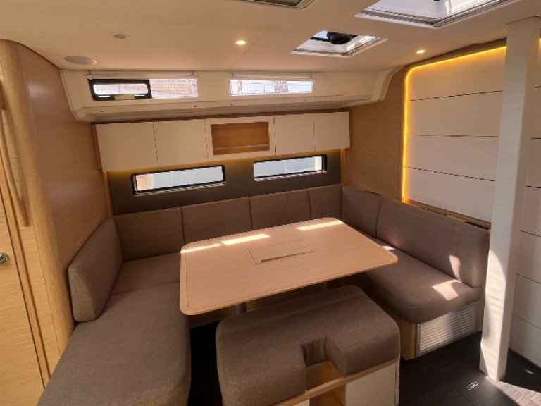 Location bateau Dufour Dufour 41 à Hyères sur Samboat