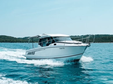 Wynajmij Jeanneau Merry Fisher 795 w Trogir