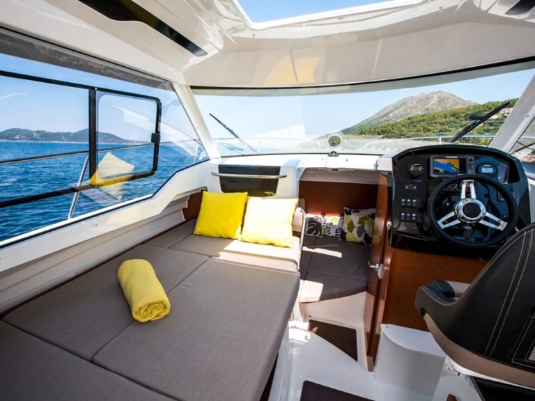 Louer Bateau à moteur avec ou sans skipper Jeanneau à Trogir