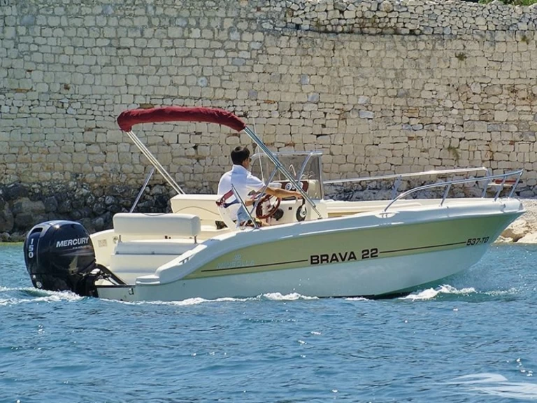 Mingolla Brava 22 a louer à Trogir