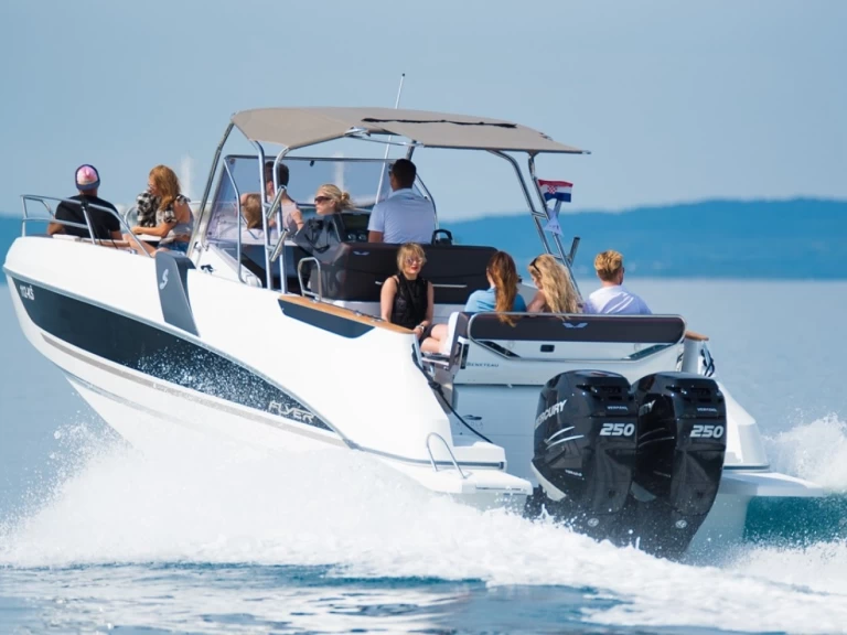 Location bateau Bénéteau Flyer 8.8 SPACEdeck à Trogir sur Samboat