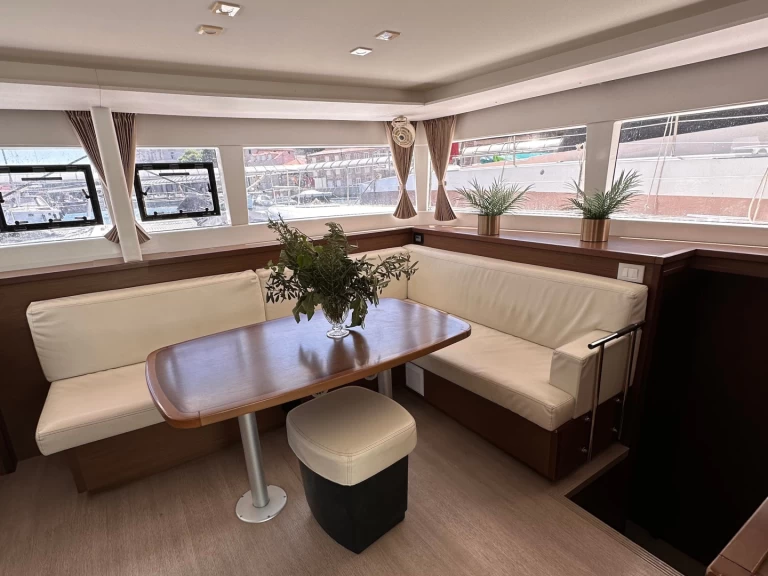 Location bateau Rogoznica pas cher Lagoon 450 Sport Top