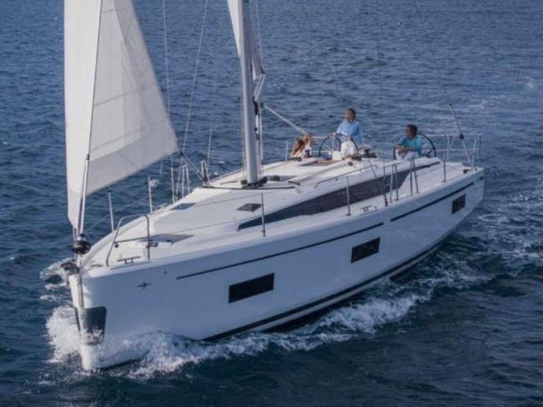 Louez un Bavaria Bavaria C42 à Skiathos