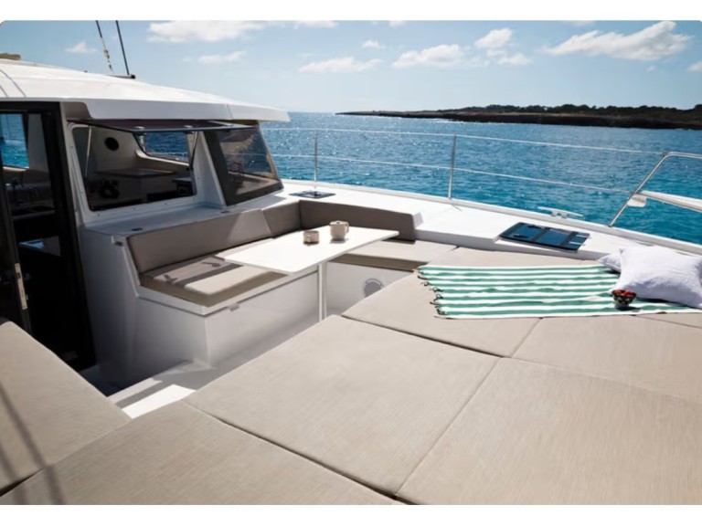 Catamaran à louer à Lefkáda au meilleur prix