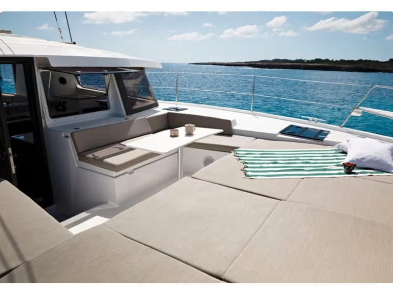 Catamaran à louer à Lefkáda au meilleur prix