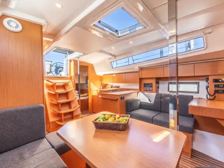 Location à Nikiána - Bavaria Bavaria C38 sur SamBoat