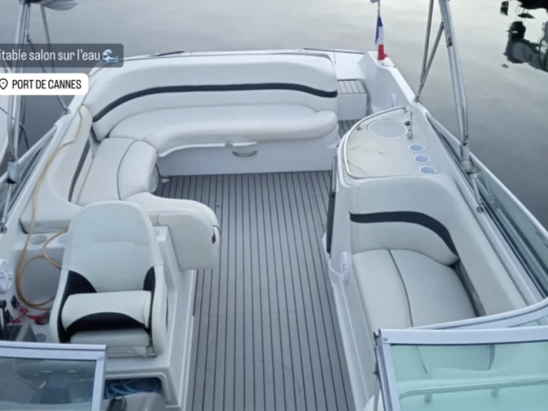 Location bateau Four Winns Sundowner 285 à Cannes sur Samboat
