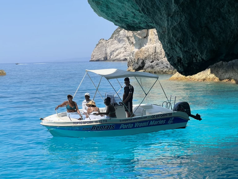 Louer Bateau à moteur avec ou sans skipper Proteus à porto vromi