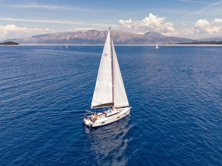 Location à Nikiána - Bavaria Bavaria C42 sur SamBoat