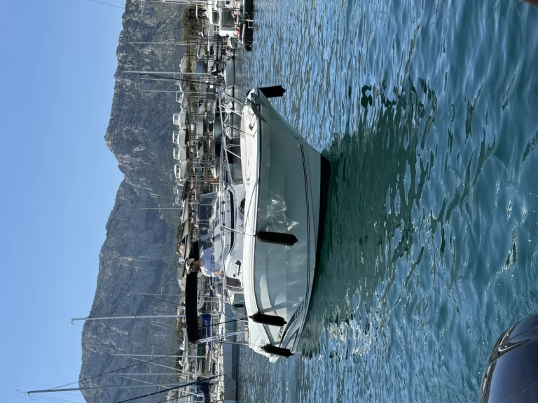 Location bateau Jeanneau Cap Camarat 7.5 CC Serie 2 à Marseille sur Samboat