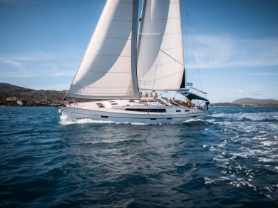 Pronájem jachty v Nikiána -Bavaria Cruiser 51 na Samboatu