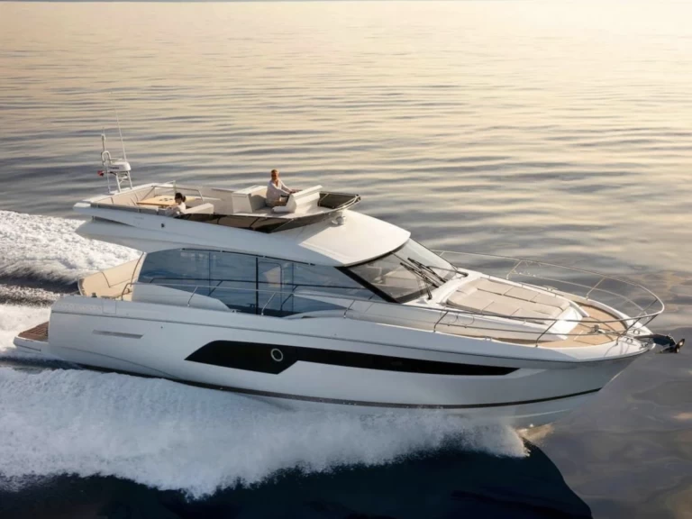 Location bateau Saint-Tropez pas cher Sunseeker 60