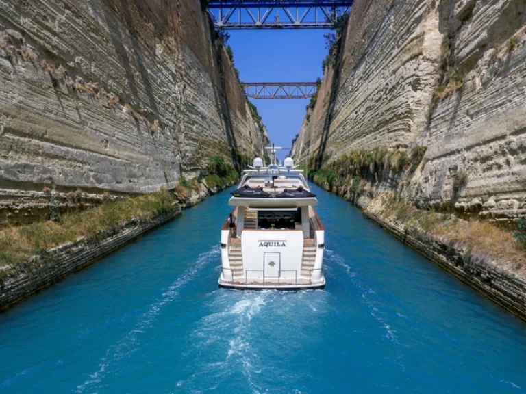 Louer Yacht avec ou sans skipper FA Custom à Le Pirée