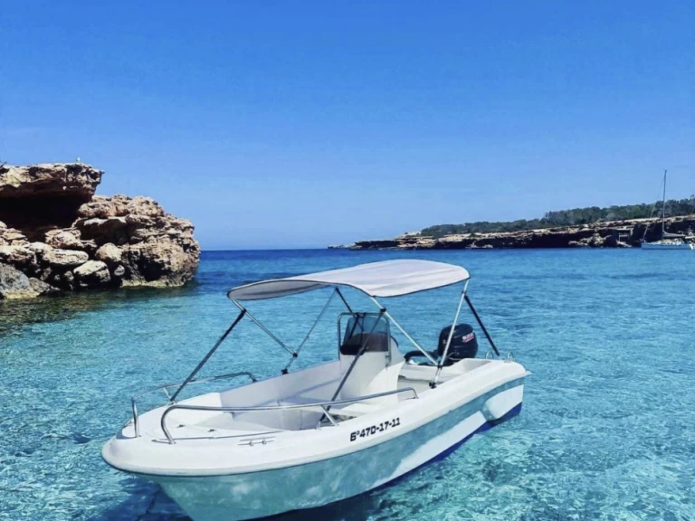 Location Bateau à moteur Astec avec permis