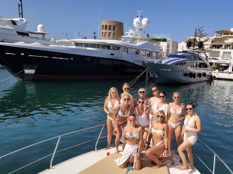 Location bateau Princess v45 à Marbella sur Samboat