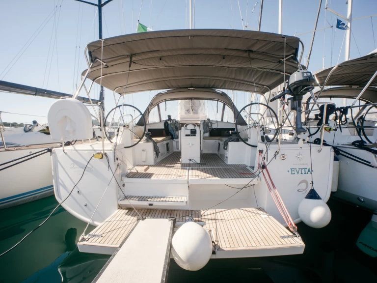 Location bateau Jeanneau Sun Odyssey 490 à Olbia sur Samboat