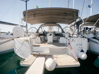 Boat rental Jeanneau Sun Odyssey 490 in Olbia on Samboat