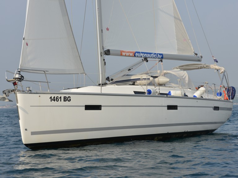 Bavaria Cruiser 40 a louer à Pirovac