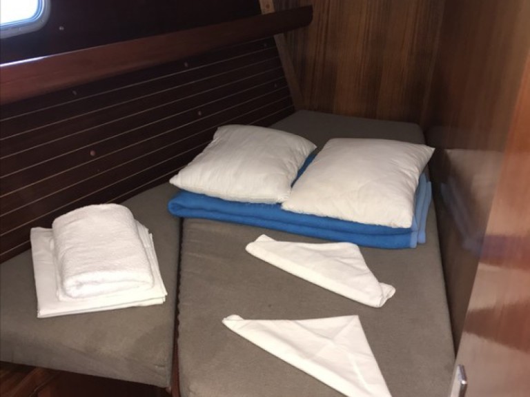 Louez un Elan Elan 45 à Vlychó