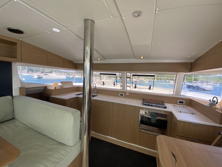 Catamaran à louer à Le Marin au meilleur prix