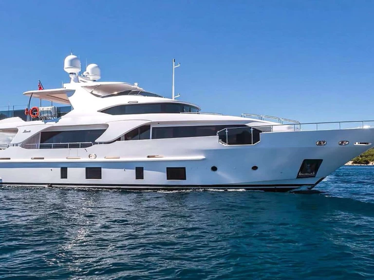 Benetti GALA I a louer à Athènes