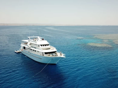 Luxury Yacht for rent Hurghada at the best price