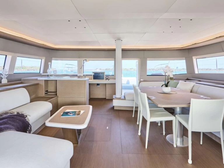 Lagoon AMAREA a louer à Athènes