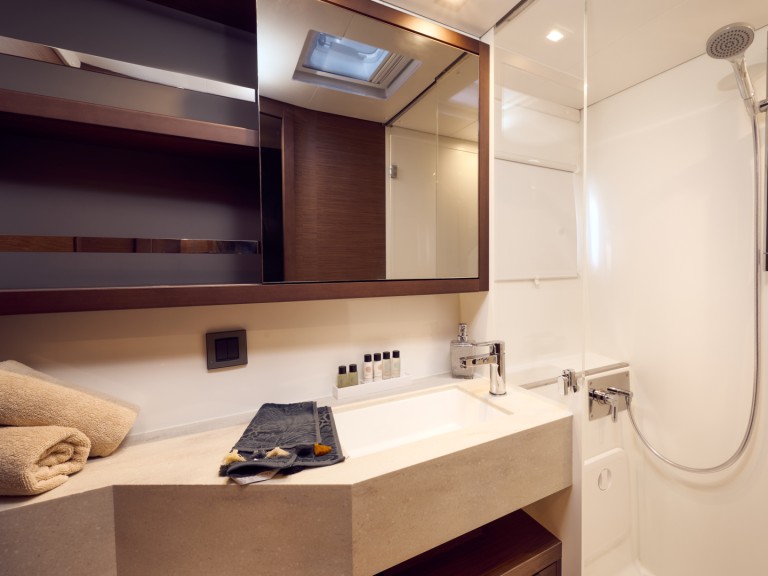 Catamaran à louer à Trogir au meilleur prix