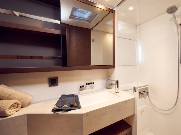 Catamaran à louer à Trogir au meilleur prix