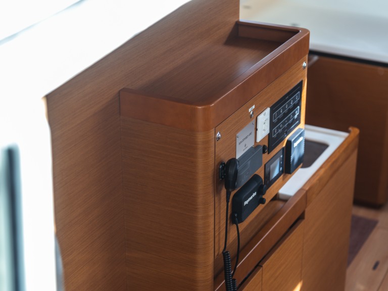 Louer Voilier avec ou sans skipper Jeanneau à Olbia