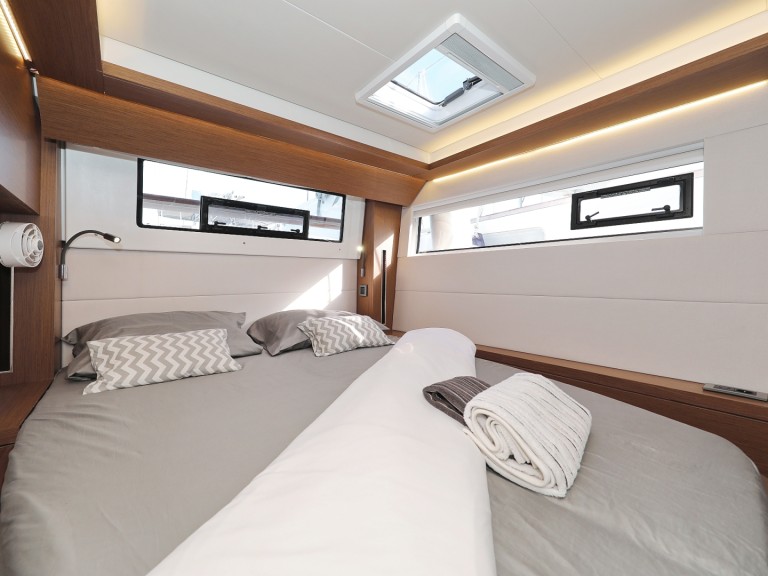 Catamaran à louer à Sukošan au meilleur prix