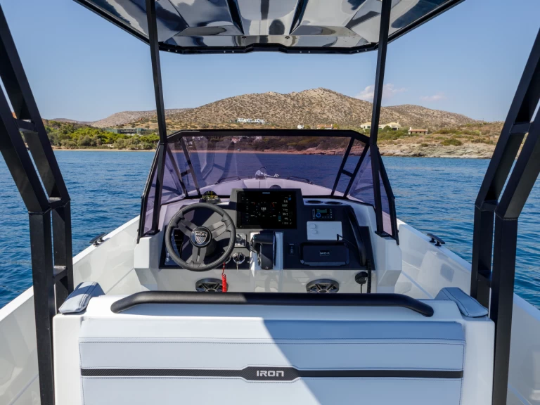 Location bateau  Iron 827 à Pórto Chéli sur Samboat