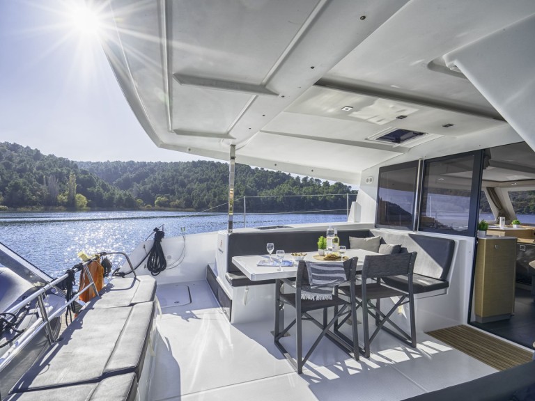 Location Catamaran Fountaine Pajot avec permis