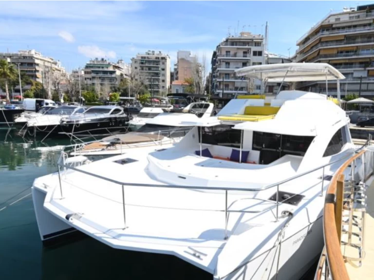 Leopard Catamarans / Robertson & Caine Leopard 51 PC - 4 + 2 cab. a louer à Néa Péramos