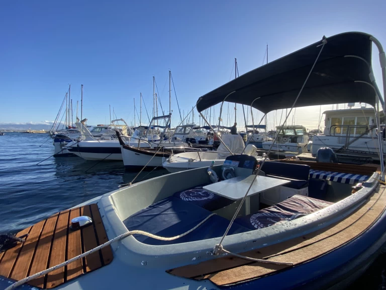 Louer Bateau à moteur avec ou sans skipper Sonni vega à Cagliari