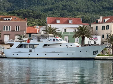 Pronájem lodi Codecasa GENTLEMAN'S YACHT v Salaminas na Samboatu
