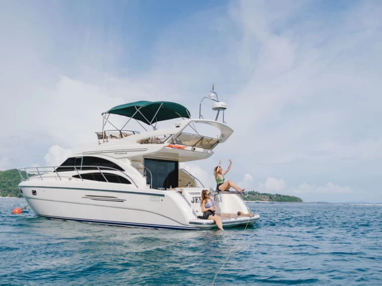 Location Bateau à moteur Princess avec permis