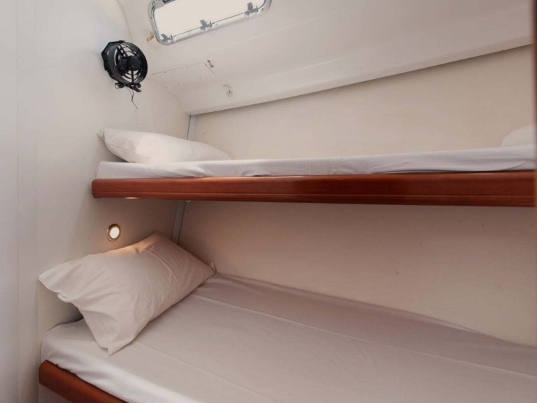 Bénéteau Cyclades 43.4 a louer à Salamína