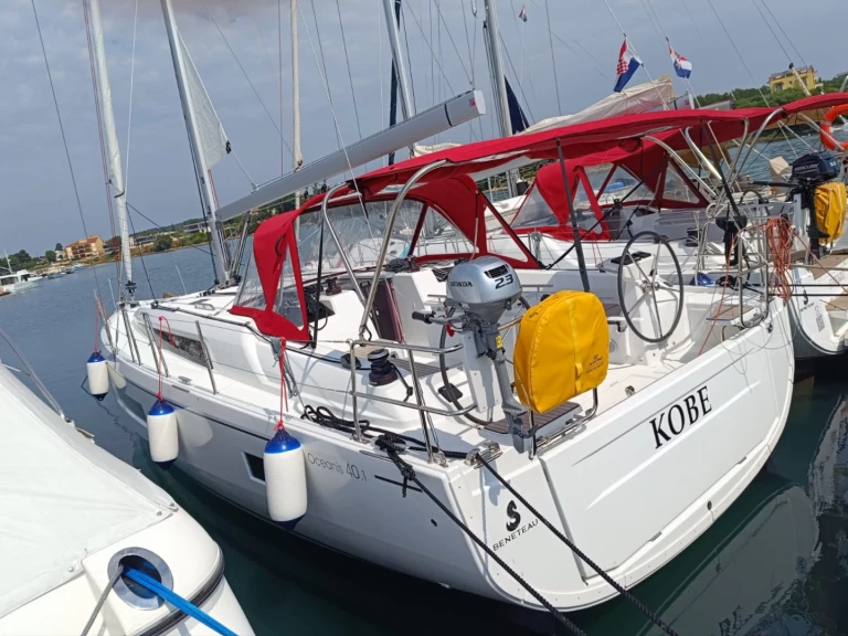 Location bateau Pomer pas cher Oceanis 40.1