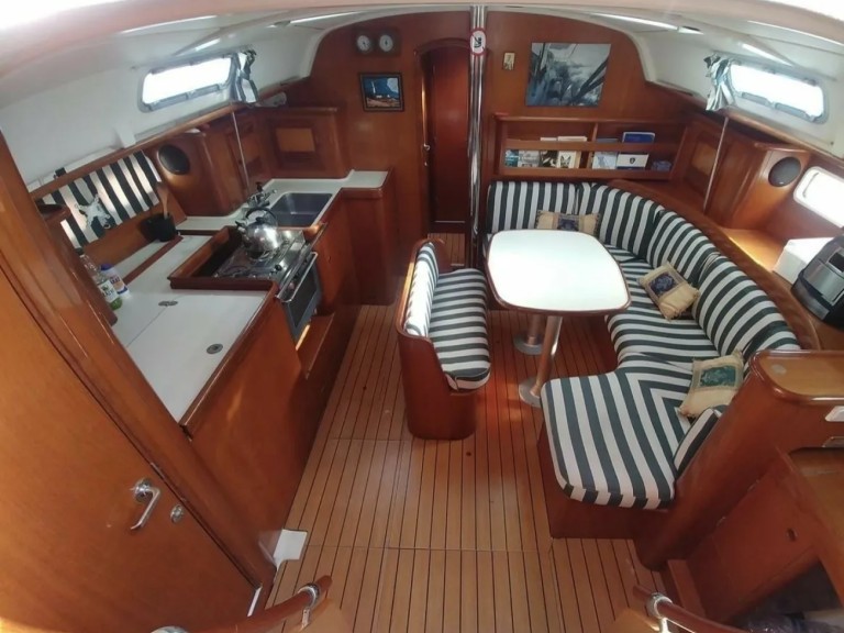 Louez un Bénéteau Oceanis 411 Clipper à Sámi