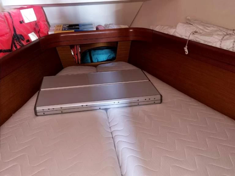 Location bateau Jeanneau Sun Odyssey 42i à Ermoúpolis sur Samboat