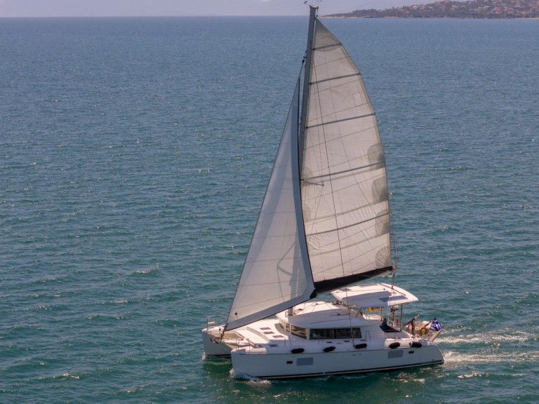 Catamaran à louer à Dème de Vólos au meilleur prix