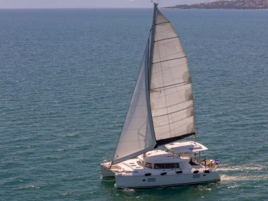 Catamaran to hire Dème de Vólos at the best price